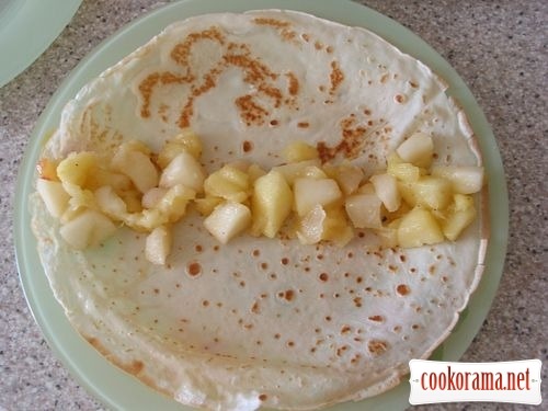 Apple filled pancake-crepes