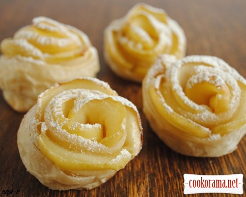 Puffs "Apple roses"