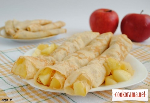 Apple filled pancake-crepes