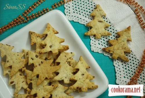 Crackers with olives «Christmas trees»