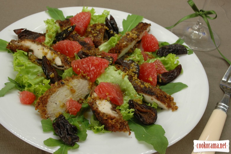 Salad with chicken fillet and grapefruit