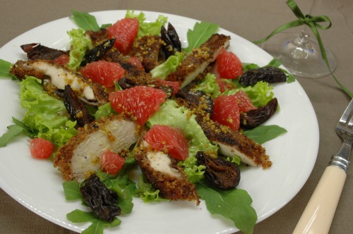 Salad with chicken fillet and grapefruit