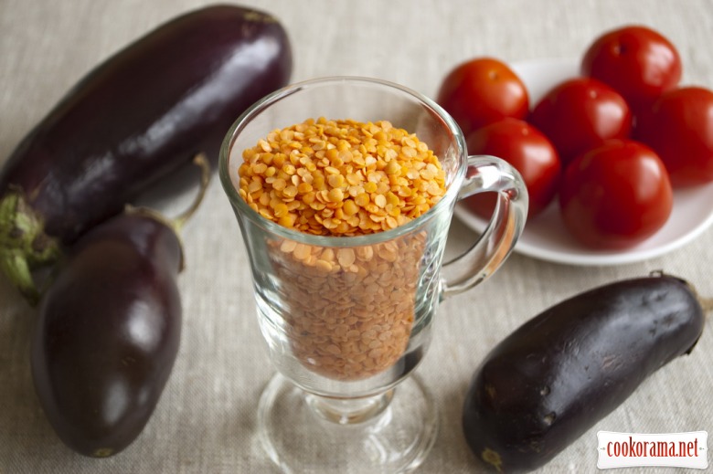 Lentil puree soup with eggplant