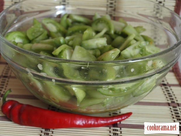 Spicy salad-appetizer from green tomatoes