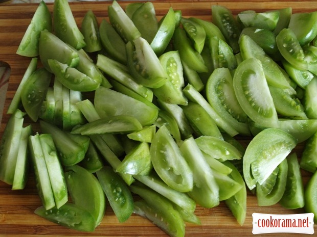 Spicy salad-appetizer from green tomatoes