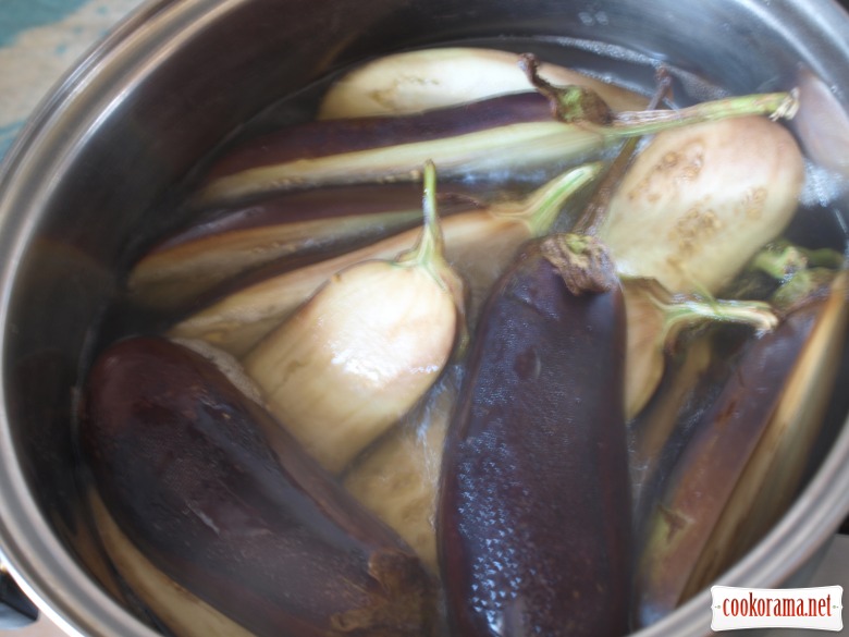 Eggplant with vegetables and smoked breast