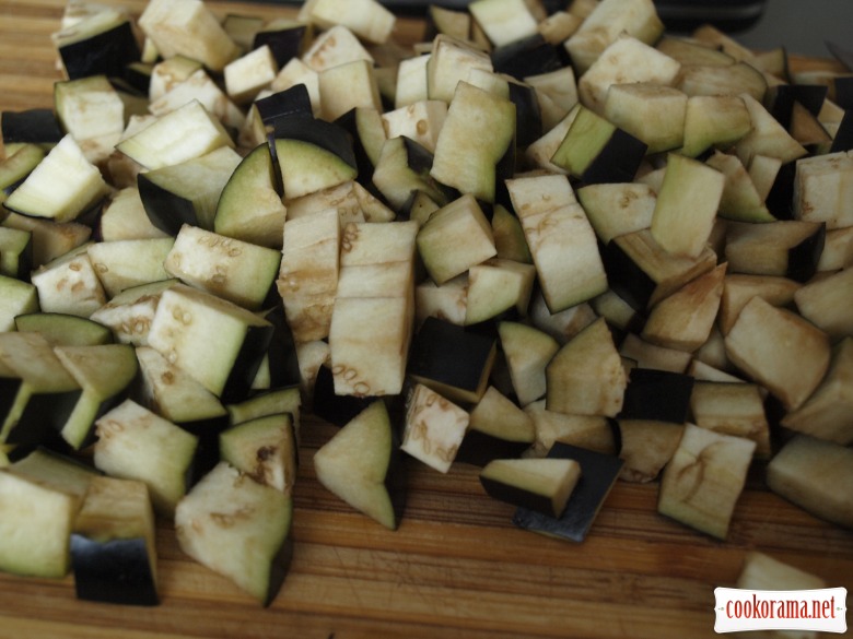 Warm salad with eggplant