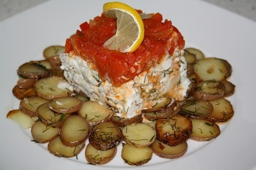 Cod with potatoes under the cap of sweet pepper (Bacalao con patata y pimiento rojo)