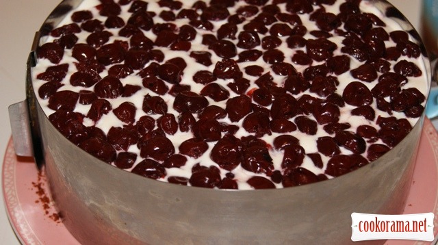 Chocolate-cherry cake.