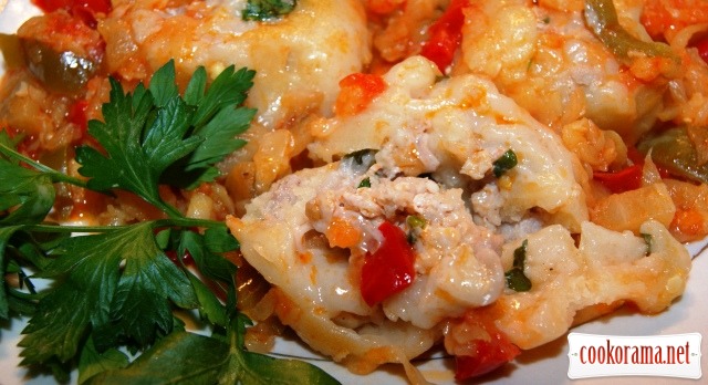 Lazy pelmeni in vegetable sauce