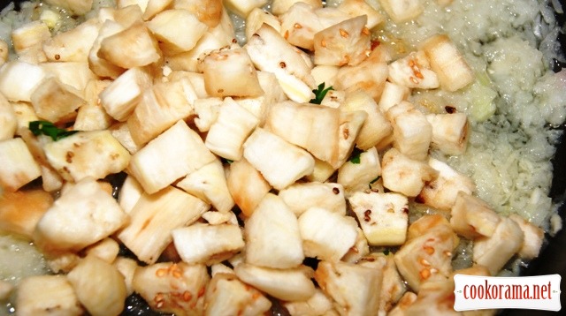 Lazy pelmeni in vegetable sauce