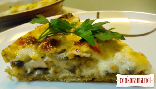 Tart with chicken and mushrooms