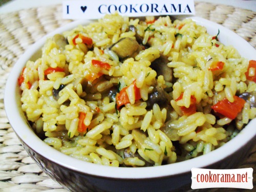 Rice with champignons and peppers