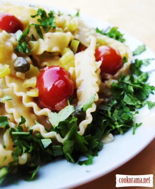 Mafaldine «Napoletano» with olives, capers and cherry