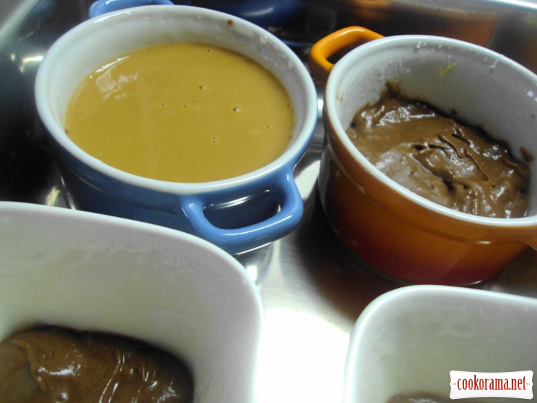 Caramel-coffee biskoflan.