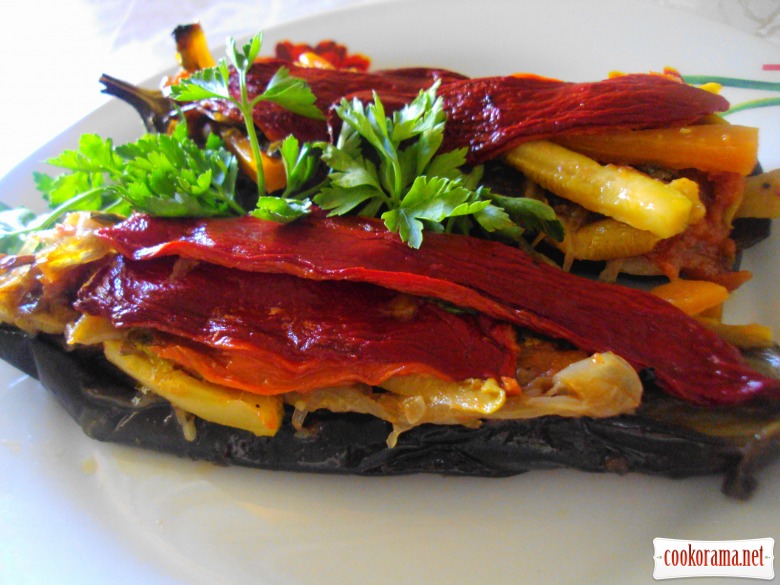 Eggplants stuffed with vegetables