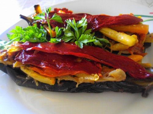 Eggplants stuffed with vegetables