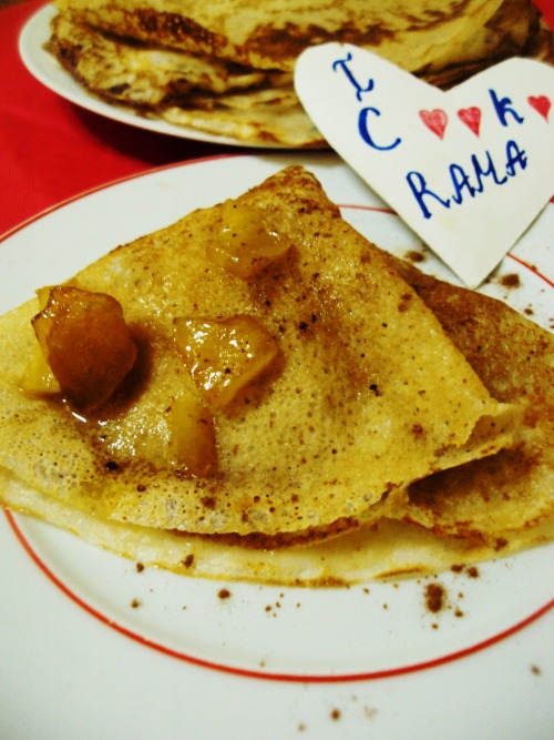 Pancakes with caramelized apples