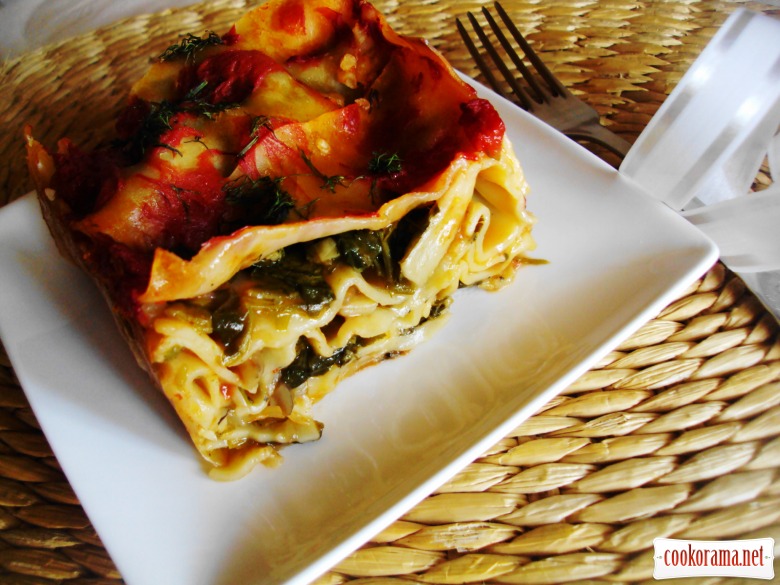 Lasagna with spinach and mushrooms