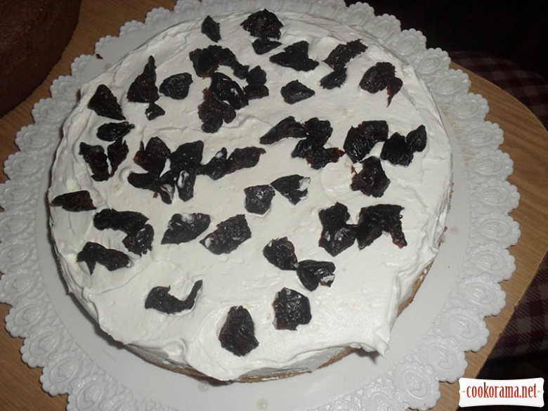 Торт с черносливом