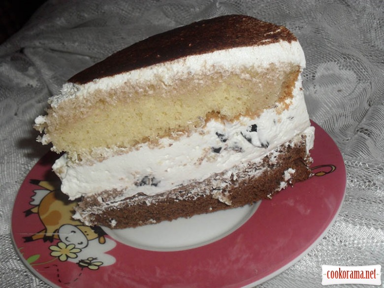 Cake with prunes