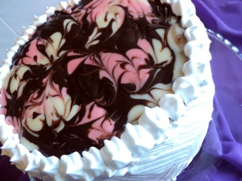 Торт малиново-шоколадний «Фентазі»