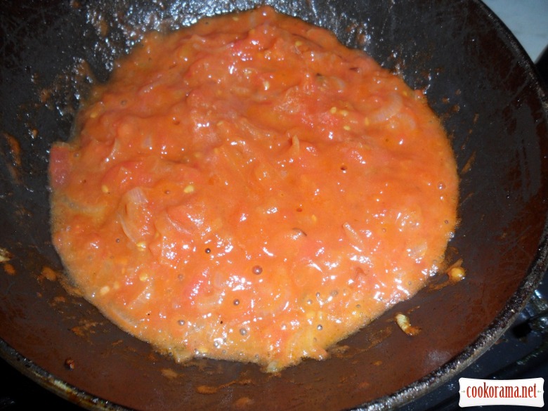 Фетучини с фрикадельками в томатным соусе