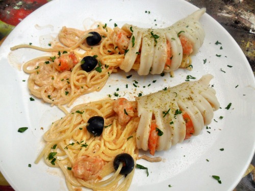 Pasta in squid, with shrimps and cream sauce