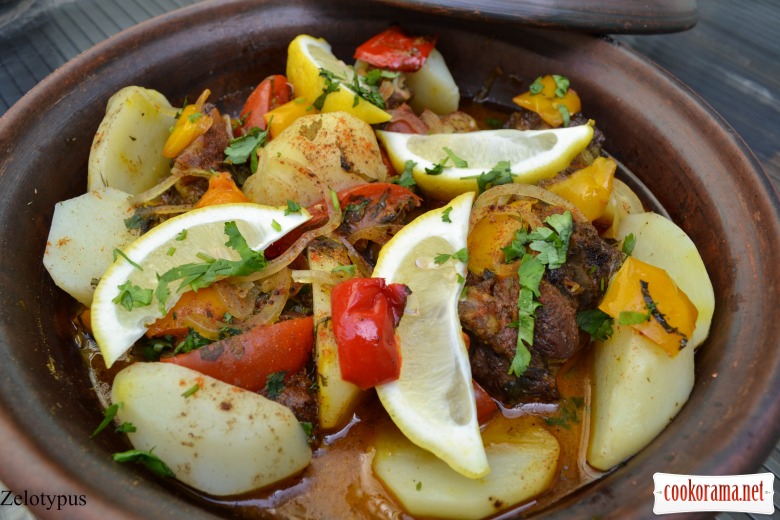 Tagine with lamb and vegetables