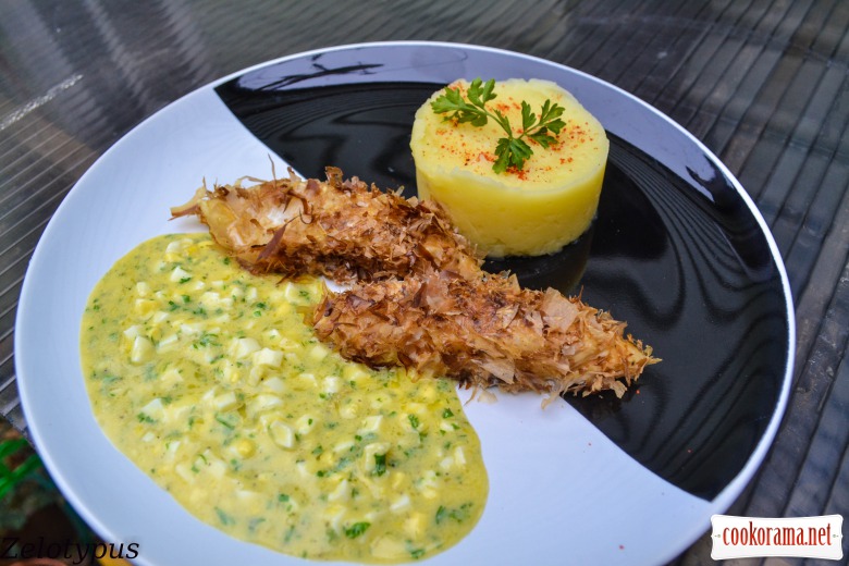 Pike-perch baked in tuna chips, with mashed potatoes and Polish sauce