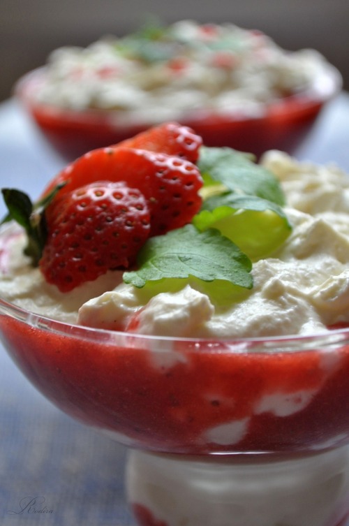 Strawberry-ricotta dessert