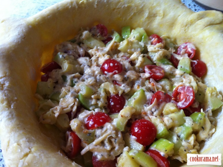 Cheese cake with courgettes and cherry tomatoes