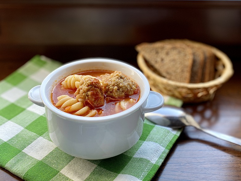 Суп с фрикадельками (томатный)
