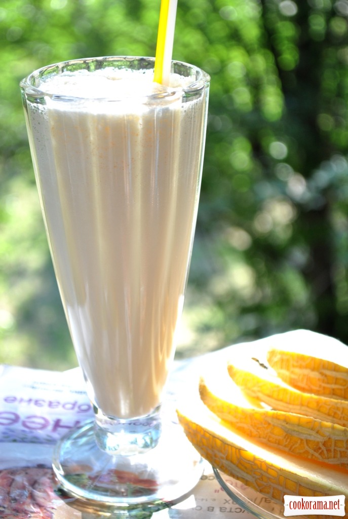 Milk shake with melon