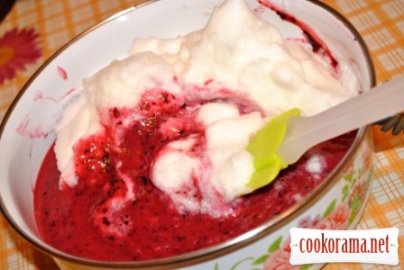 Currant ice cream