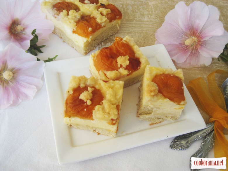 Apricot-curd pie