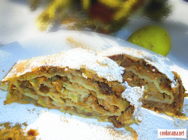 Viennese apple strudel