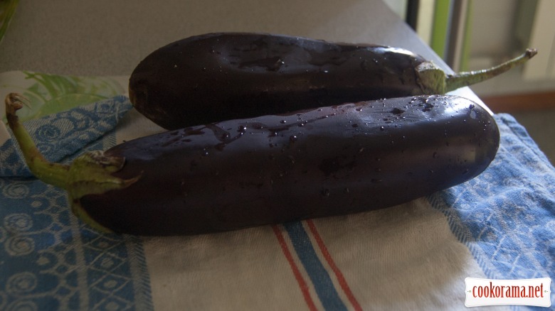 Spicy eggplants with carrots