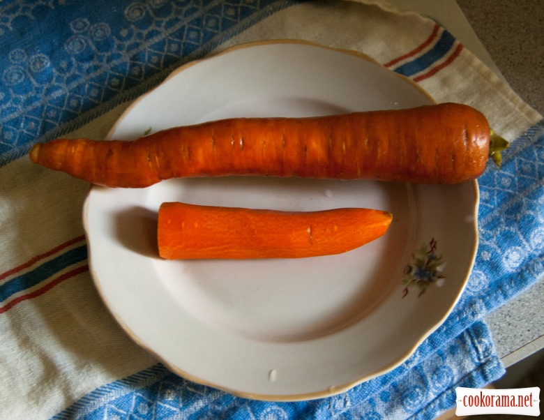 Spicy eggplants with carrots