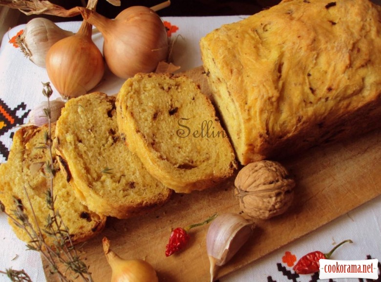 Pumpkin bread with onions and nuts