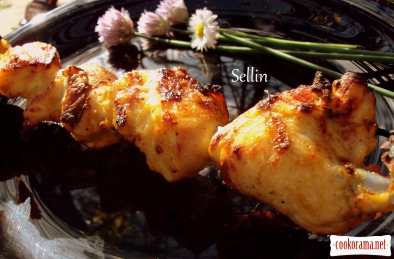 Shashlik from chicken in pepper-mustard marinade