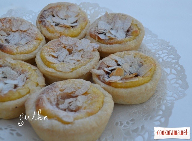 Portuguese Pasteis de Nata – португальські вершкові тістечка