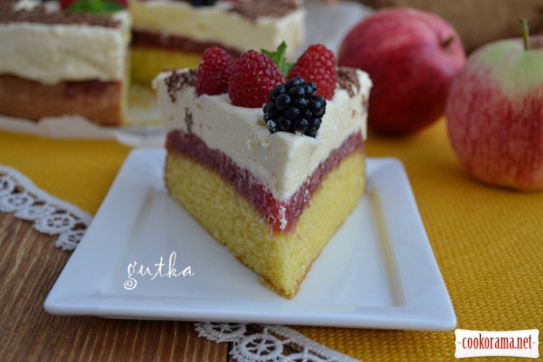 Cake with apple and sour cream jelly