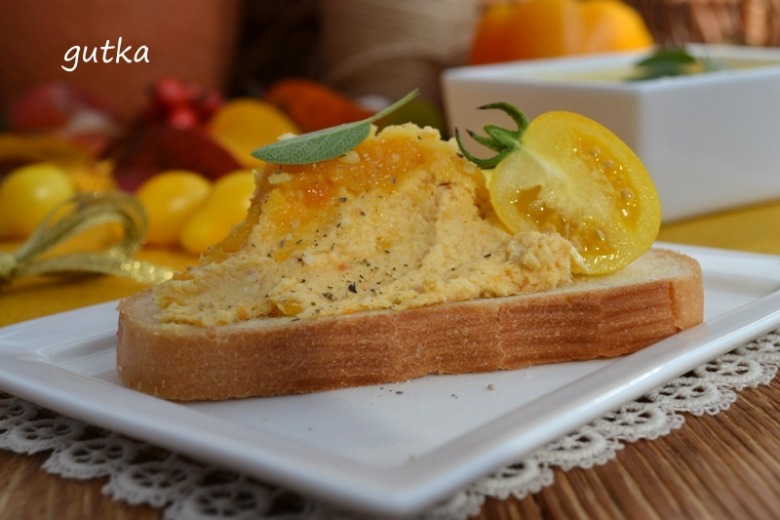 Chicken fillet pate with dried apricots