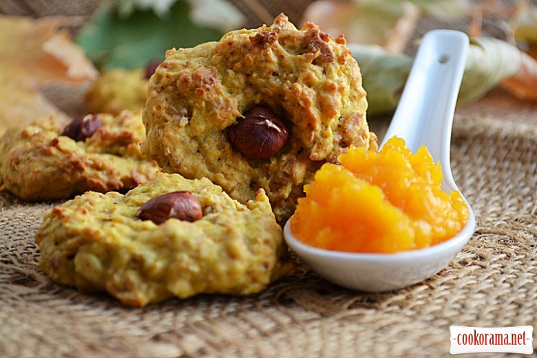 Oatmeal cookie with pumpkin puree