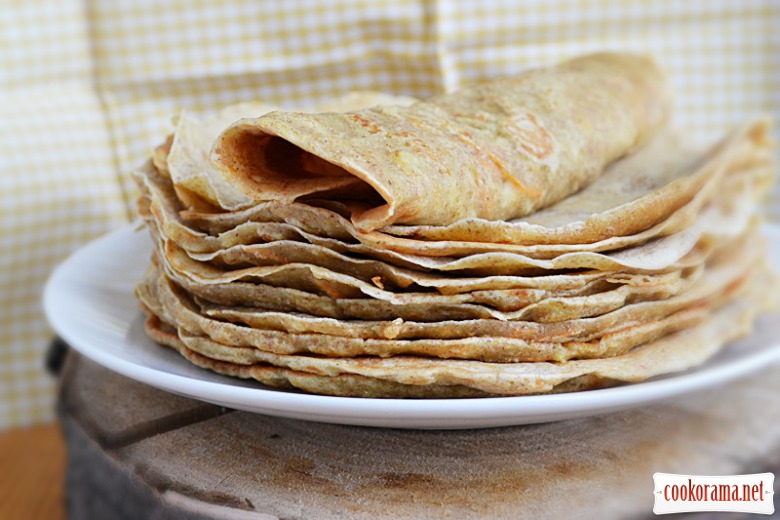 Carrot-apple pancakes from wholegrain flour