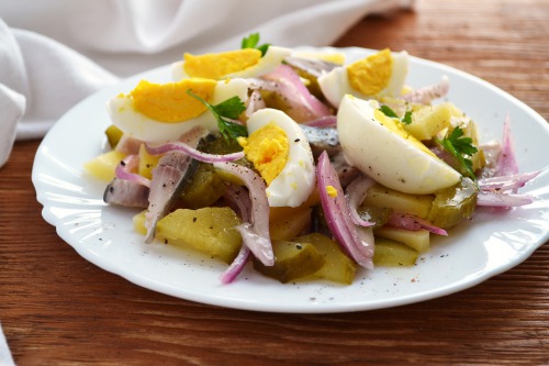 Салат з картоплі та оселедця