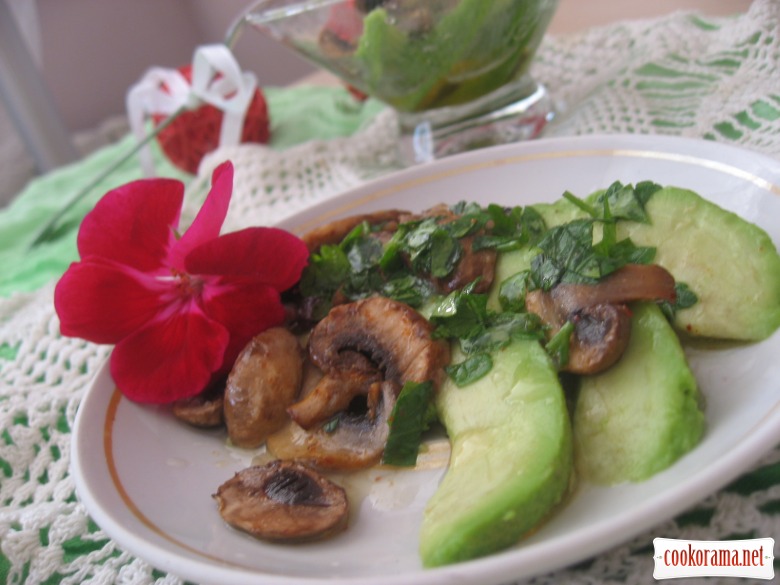 Карпаччо з грибами та авокадо