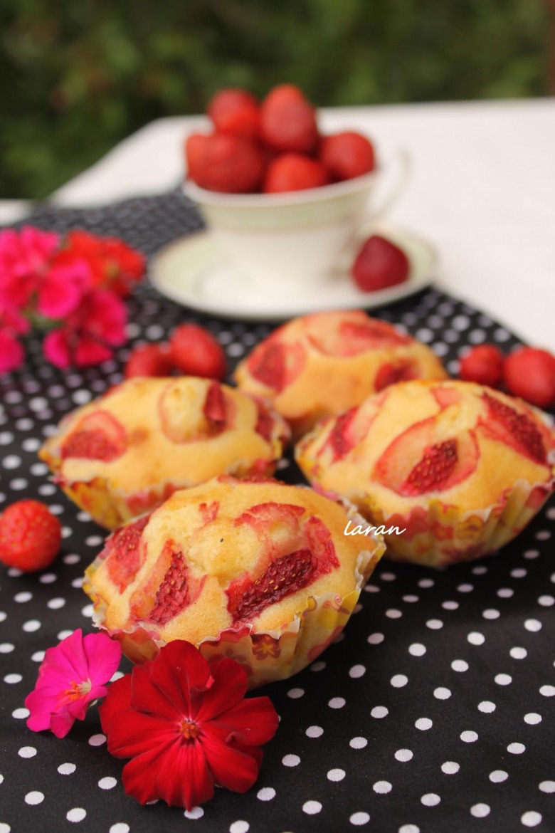 Muffins with strawberry