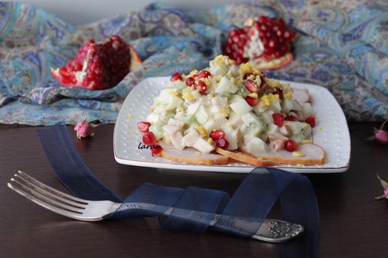 Salad with chicken breast and pomegranate
